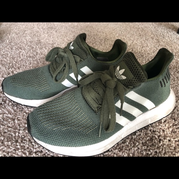 adidas women's green sneakers
